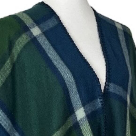 Woolrich Cape Cardigan Blanket Wrap Shawl Blue Green Plaid Women’s One Size - Picture 10 of 13